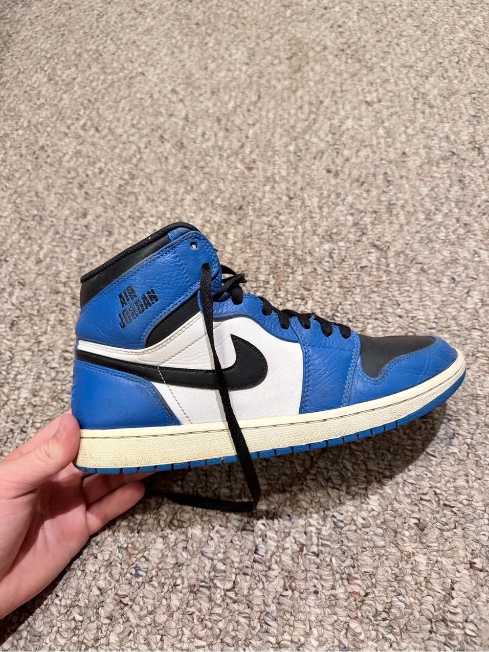 Nike Air Jordan 1 Retro Rare Sore Blue Hyper Royal Men’s Size 11